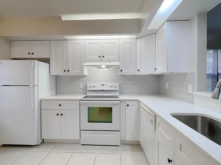 11640 Anjali Ct #11640 — Photo 2