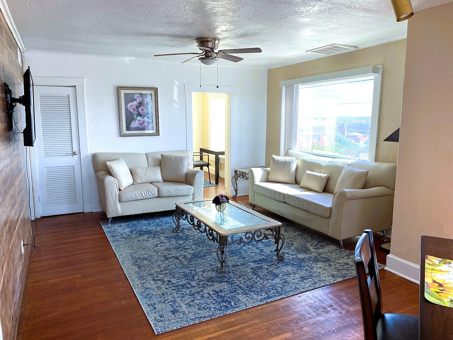 3 bed, 1242 sqft, $1,200 — Photo 2