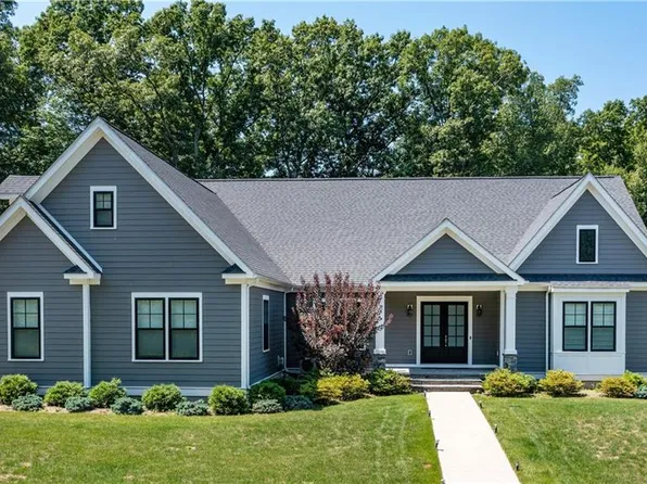 9 Cardinal Hill Ln, Smithfield, RI 02917
