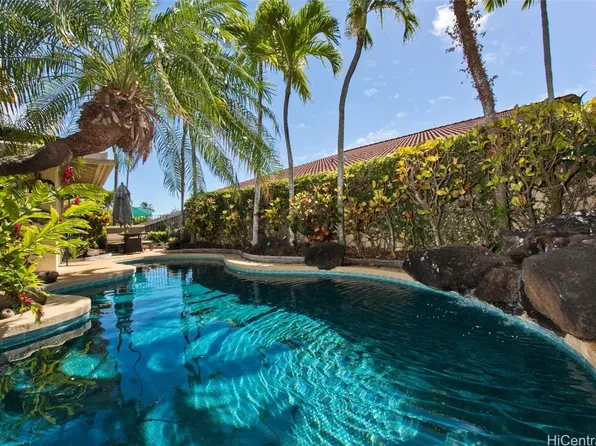1015 Laukupu Way, Honolulu, HI 96825