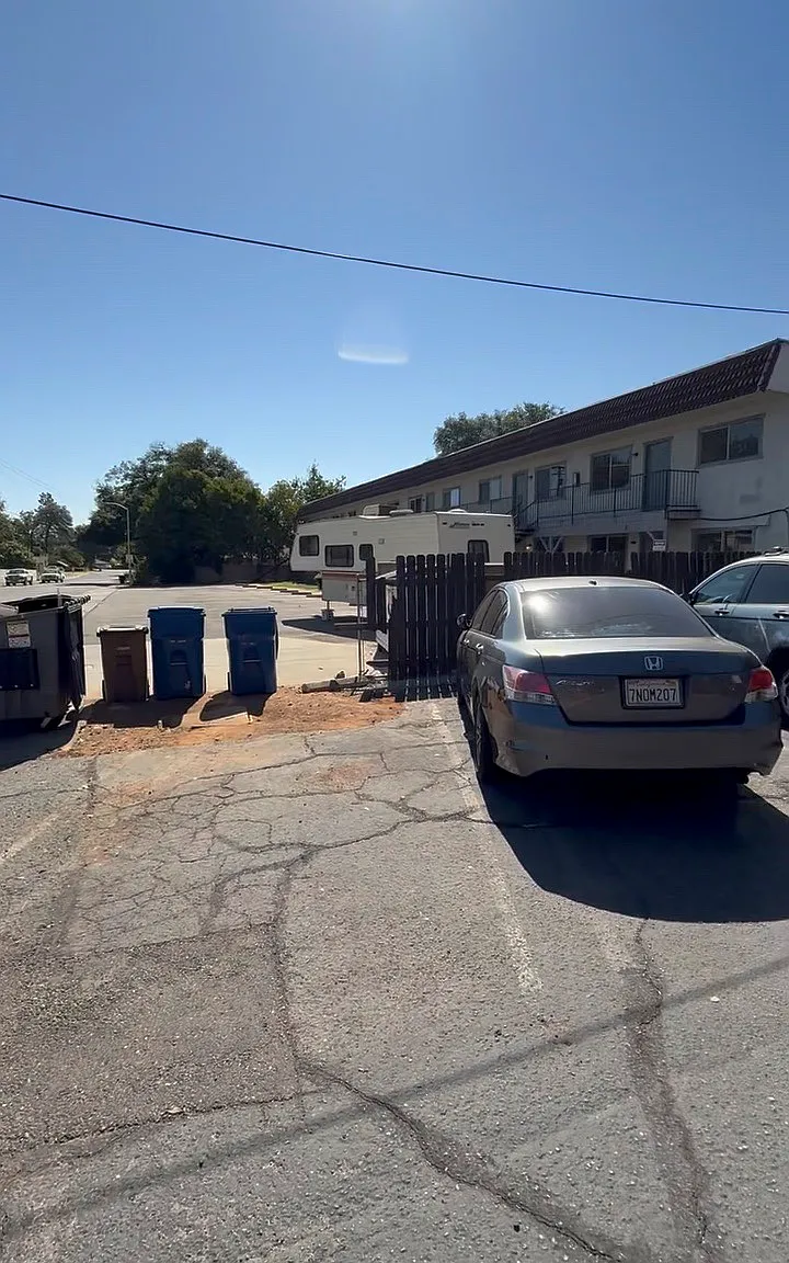 2 bed, 945 sqft, $1,250 — Photo 4