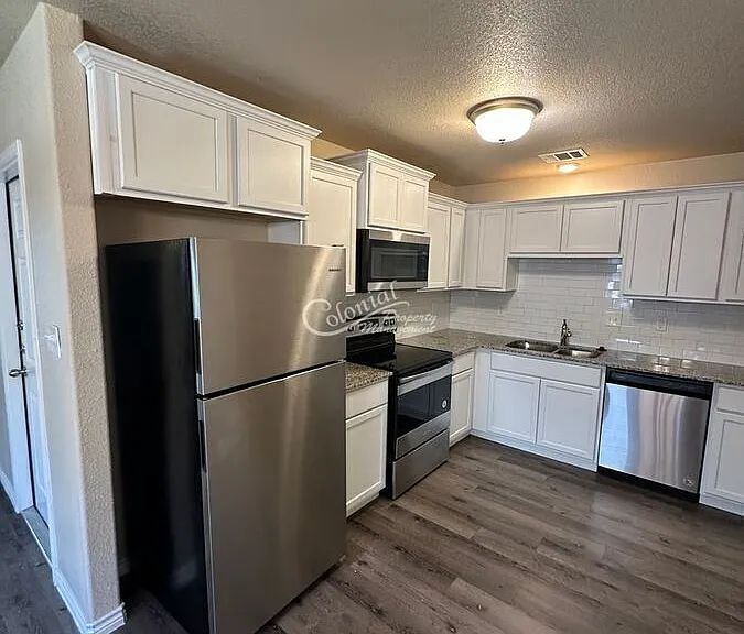 2403 Duntov Dr #B — Photo 6