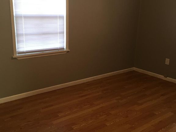5th image of 2105 W Washington Ave
