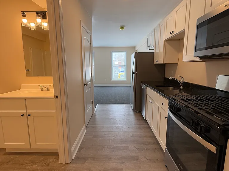 115 Main St #7 — Photo 3