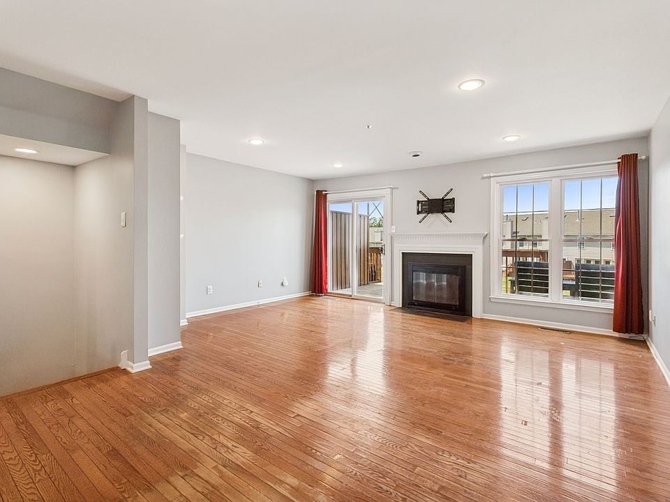 1st image of 1422 Stirling Ct