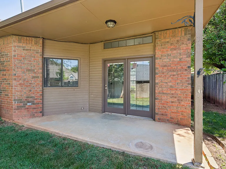 1809 Courtney Ln — Photo 38