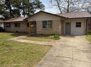 808 Hawkins Ave, Wake Village, TX 75501