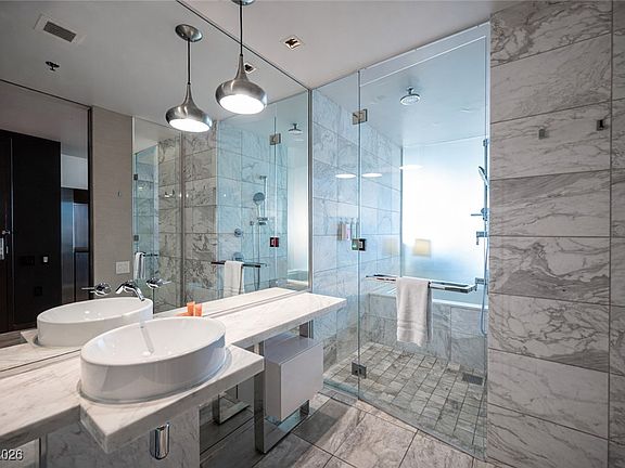 4th image of 4381 W Flamingo Rd #3216