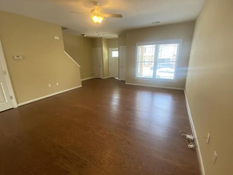 204 Capital St — Photo 3