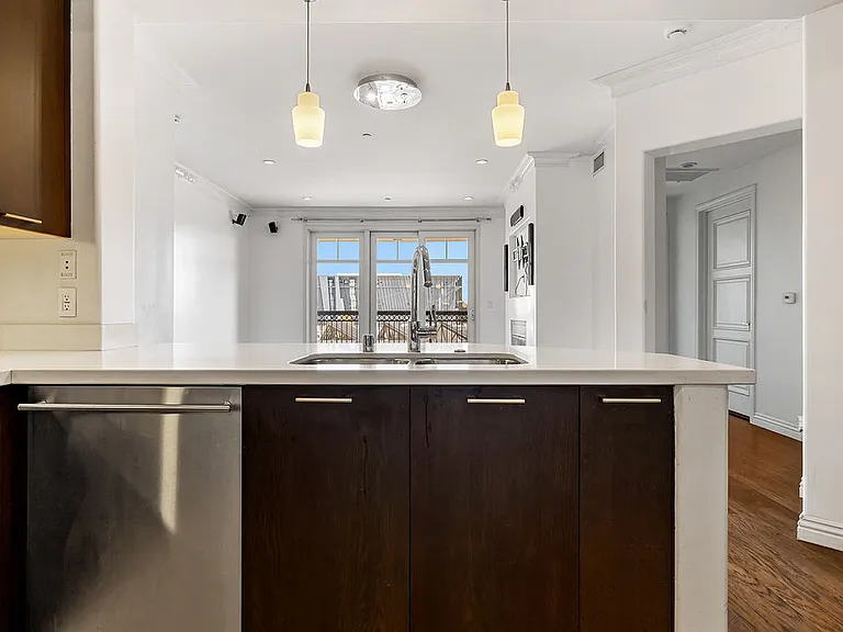 358 Caruso Ave — Photo 10
