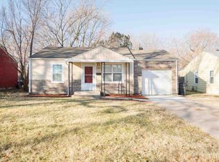 1221 S Waverly Rd, Wichita, KS 67218