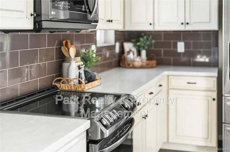 2 bed, 2.5 bath, 1786 sqft, $3,394 — Photo 3