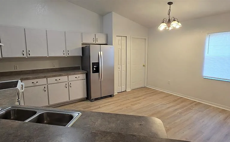 6875 SE 52nd St — Photo 2