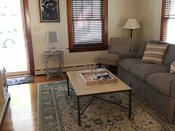 5th image of 49 Jackson St