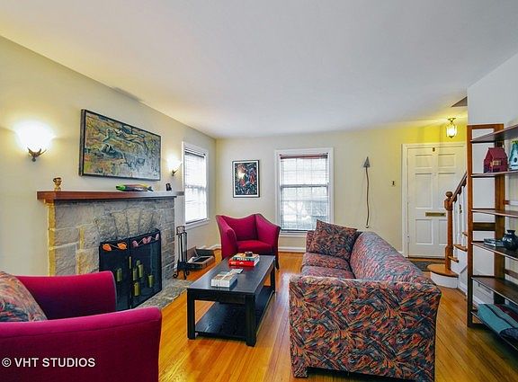 3rd image of 6931 N Knox Ave