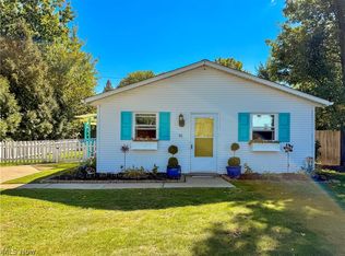98 Clover Cliff Dr, Chippewa Lake, OH 44215