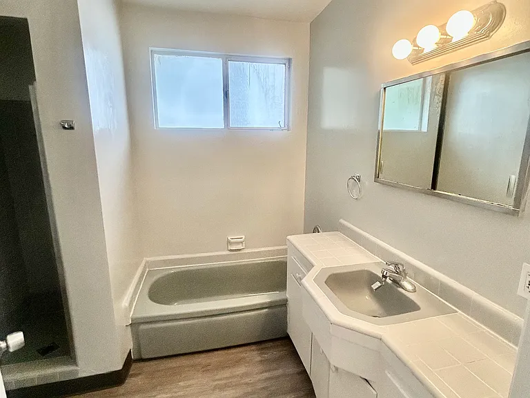 1428 Havenhurst Dr #16 — Photo 14