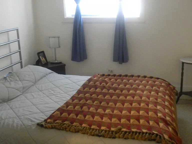 1340 W Granville Ave #G — Photo 2