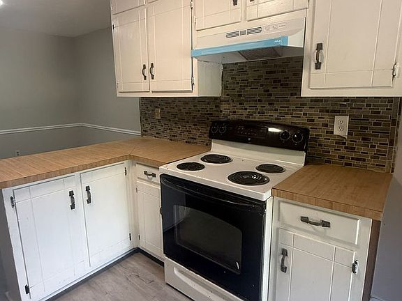 3rd image of 1726 Kirkland Rd