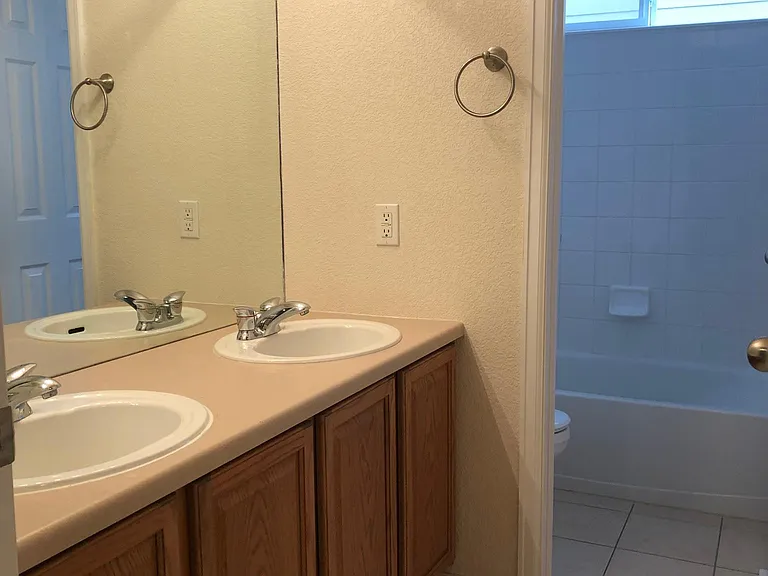 2nd full bath upstairs