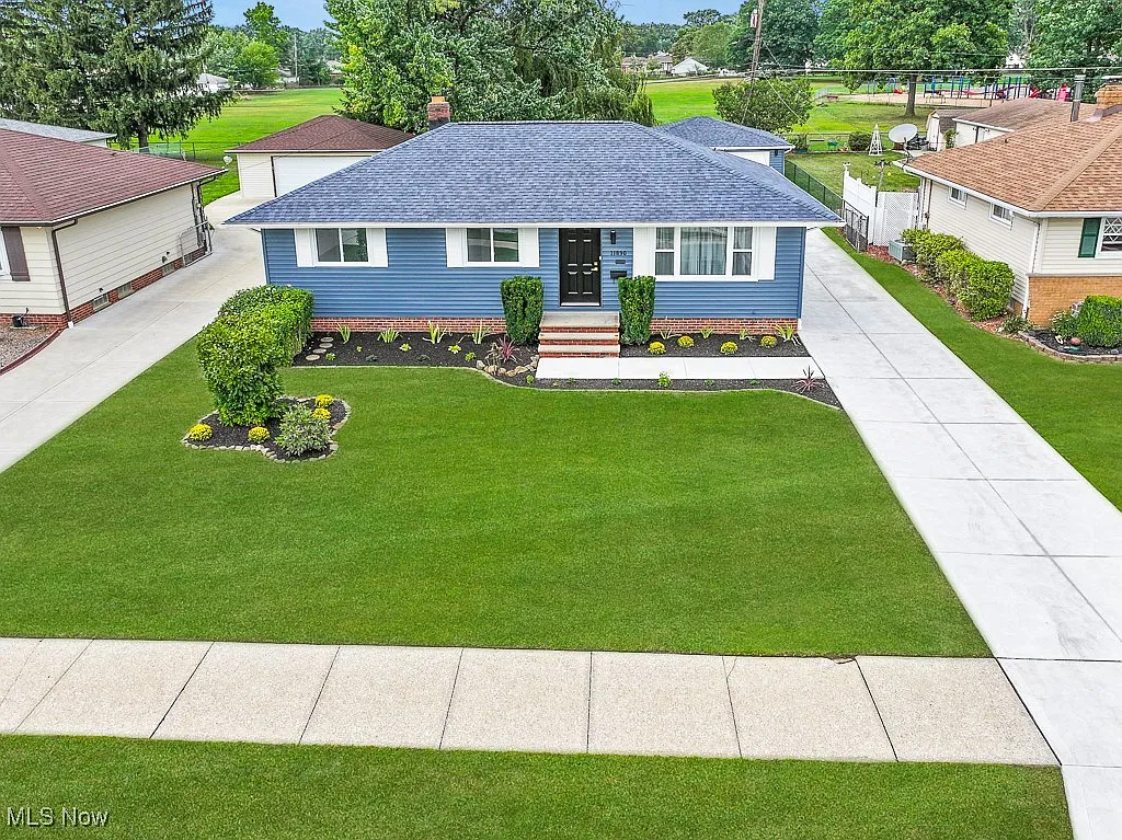 11890 Kader Dr photo 1