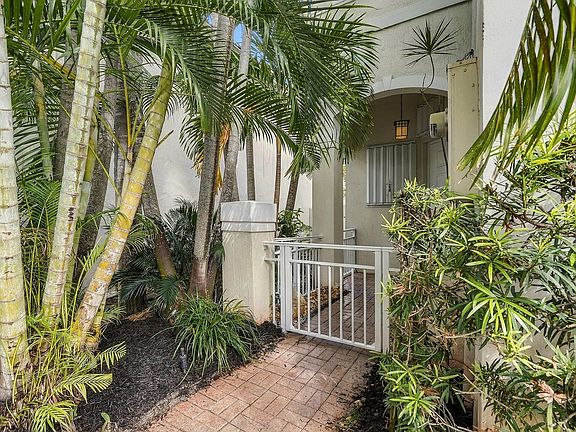 4th image of 1115 PAPAYA Street