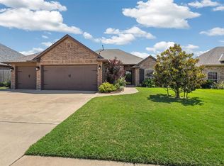 9020 NW 80th St, Yukon, OK 73099