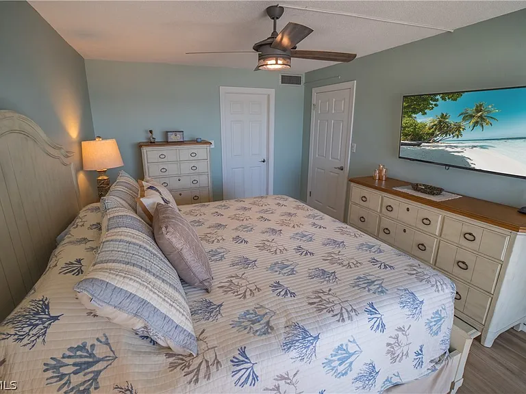 26000 Hickory Blvd #303 — Photo 14
