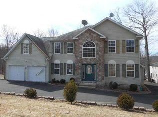499 Deborah Dr, East Stroudsburg, PA