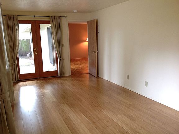 Large bonus room or 4th bedr