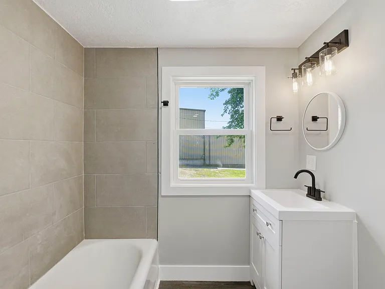 775 Miami St — Photo 11