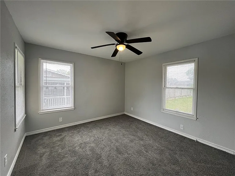 4801 Lansdown Dr — Photo 19