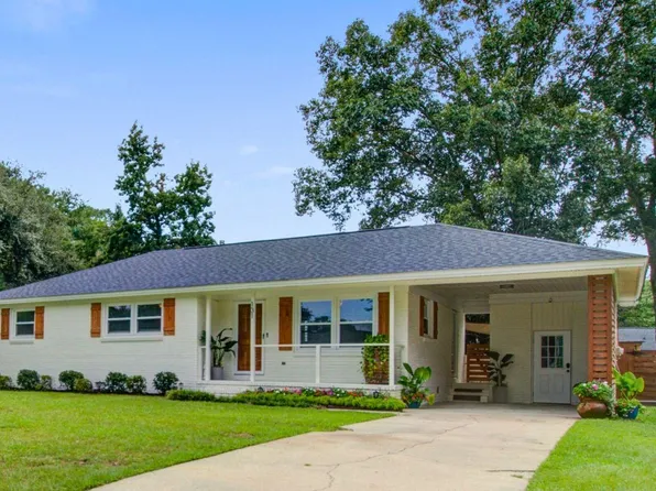 131 Camelot Dr, Goose Creek, SC 29445