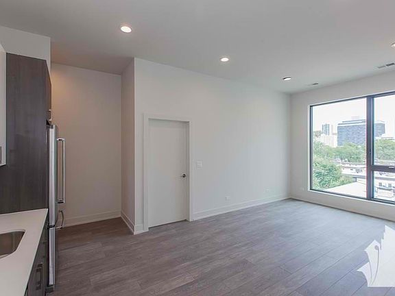 4th image of 847 N Larrabee St #3RJJ