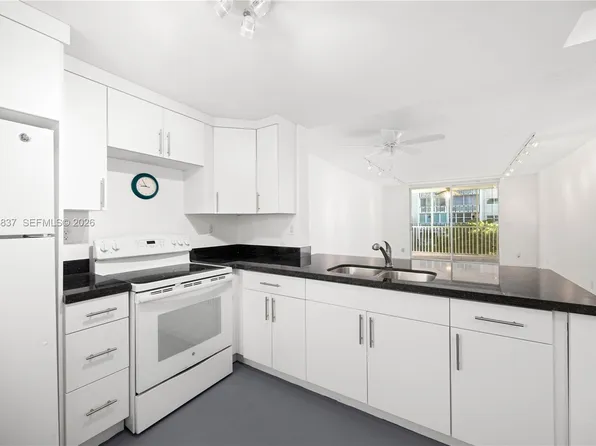 619 NE 14th Ave APT 304, Hallandale, FL 33009