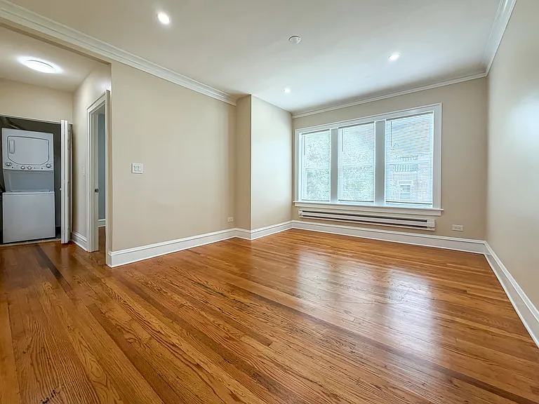 2304 N Lamon Ave #2 — Photo 8
