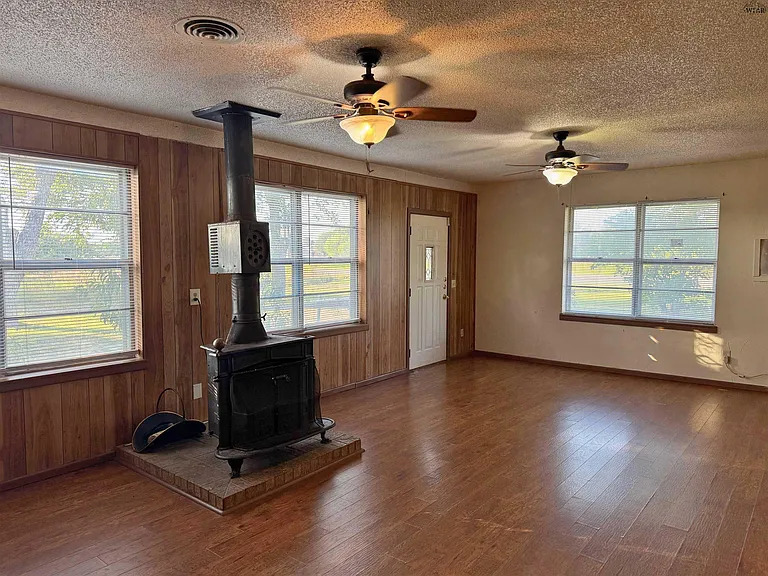 4594 Bus Hwy #287 — Photo 2