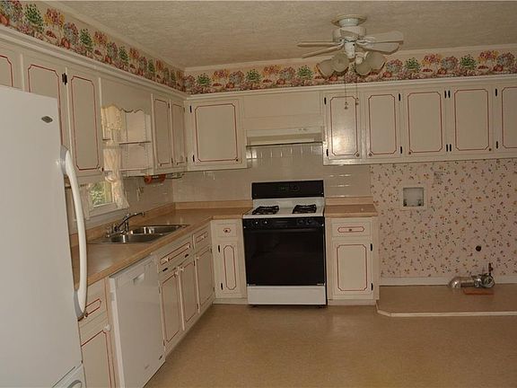 4th image of 1824 Dogwood Ct