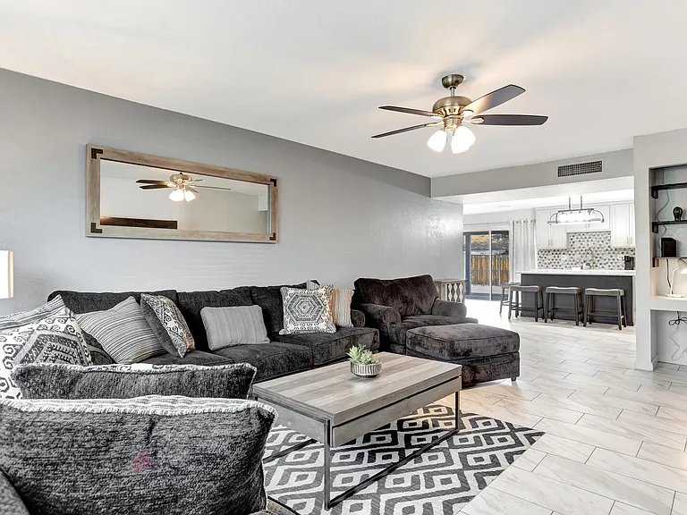 1524 E Broadmor Dr — Photo 4