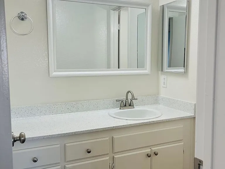 One park Apartments — Photo 17