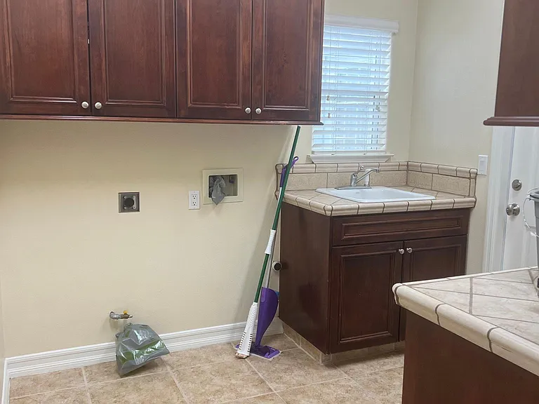 1403 S Huntington St — Photo 19