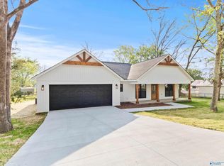 56 Nixon Dr, Guntersville, AL 35976