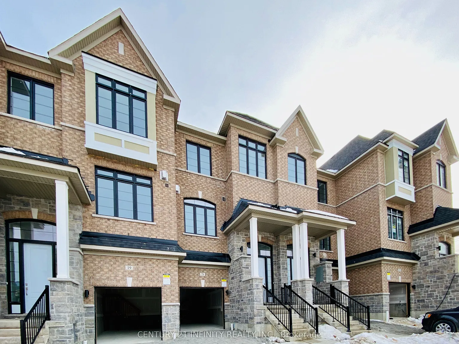 3 bed, $3,200 — Photo 2