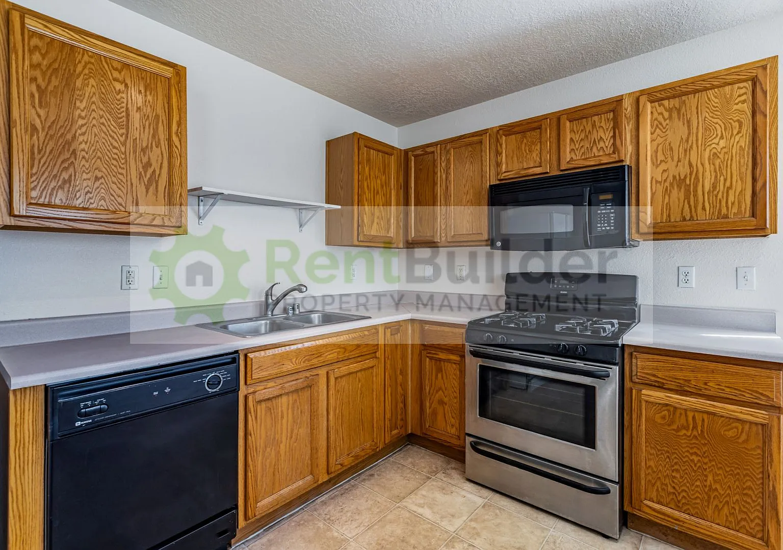 New Roof, A/C, Paint, Landscaping. Price Reduced — Photo 3