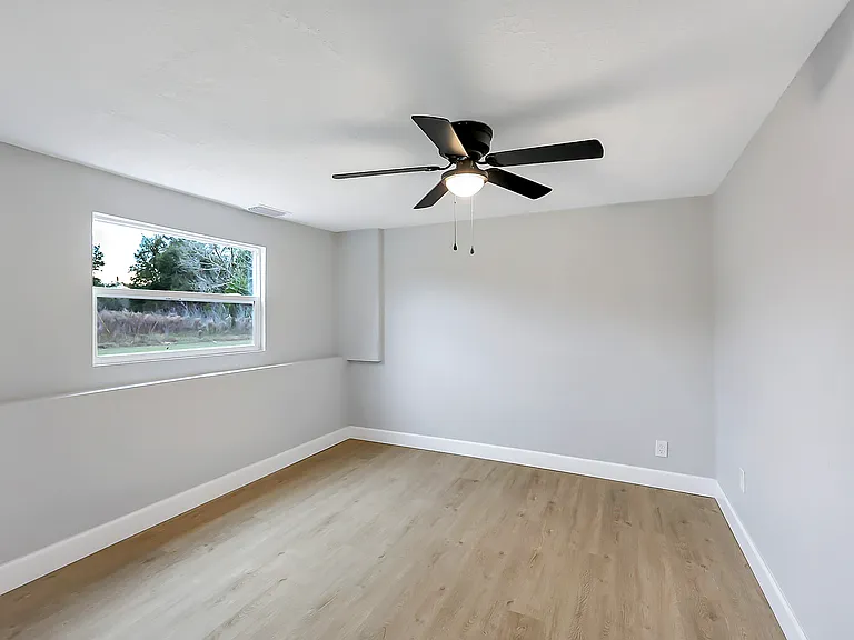 5321 NW 9th Pl — Photo 10