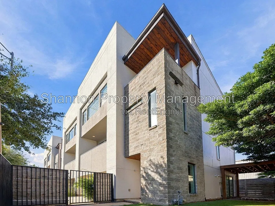 1109 Bonner St