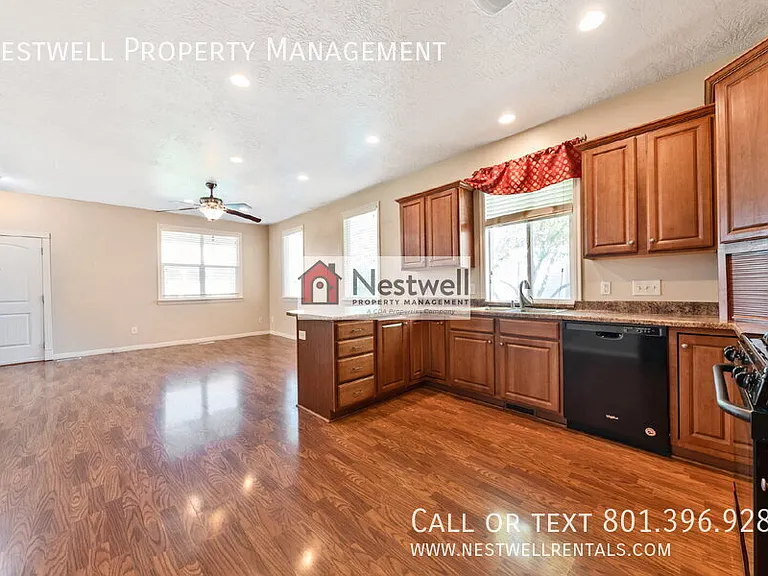 4672 W Firmont Dr — Photo 5