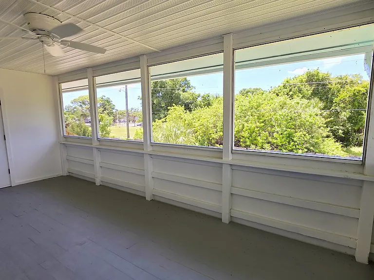 5325 Desoto Pl #B — Photo 18