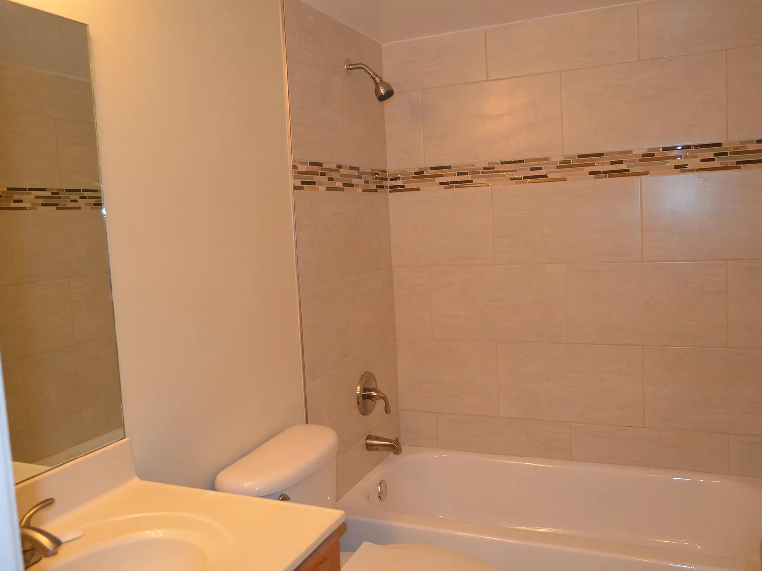 2 bed, 2.0 bath, 1133 sqft, $2,200 — Photo 4