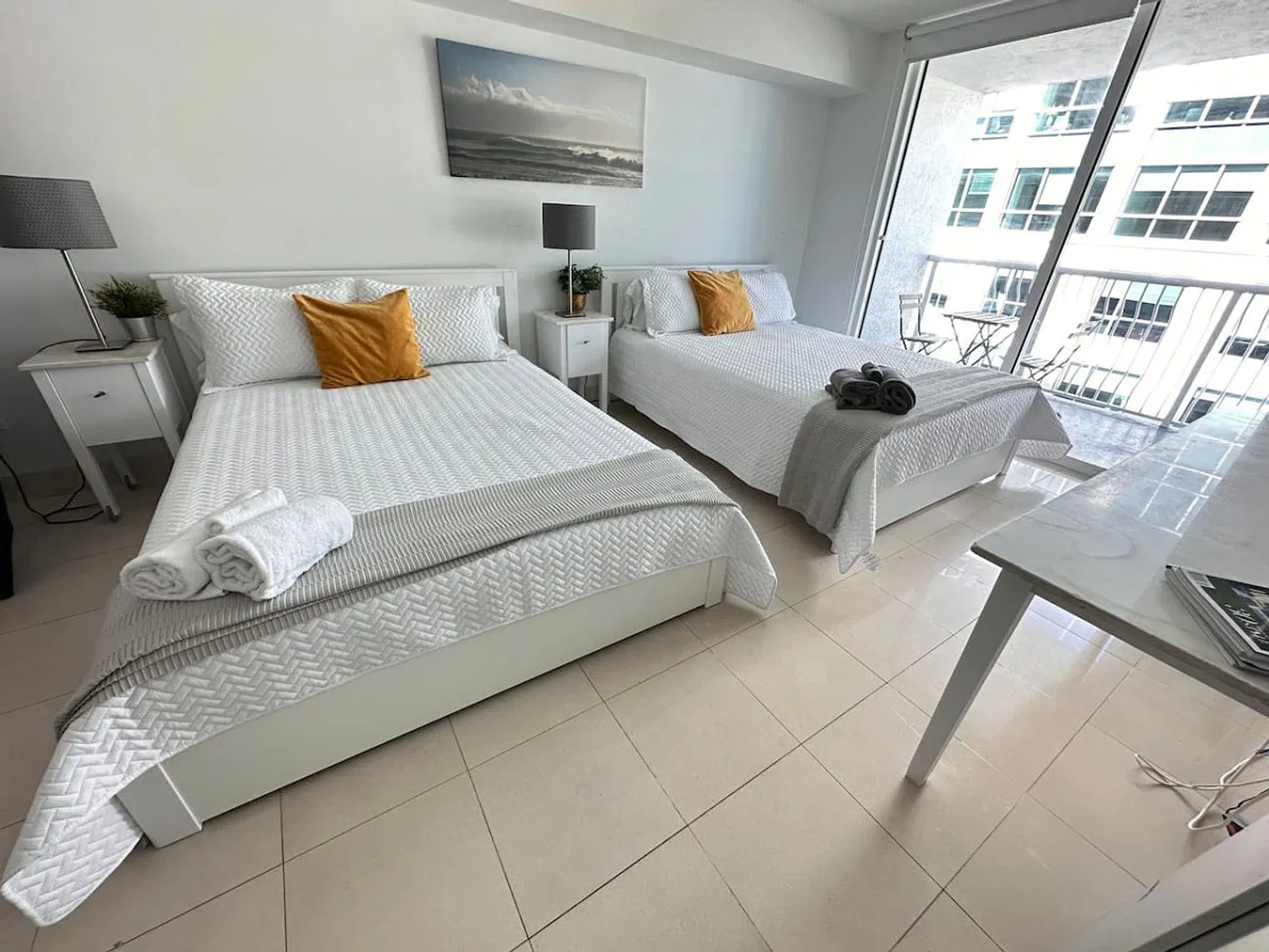1 bed, 1.0 bath, 548 sqft, $5,806 — Photo 3